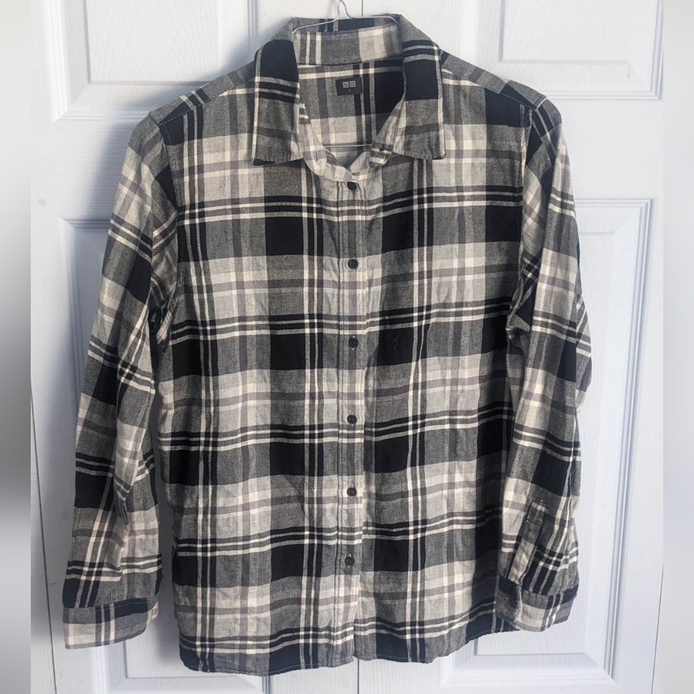 Uniqlo women's flannel button down shirt size Large